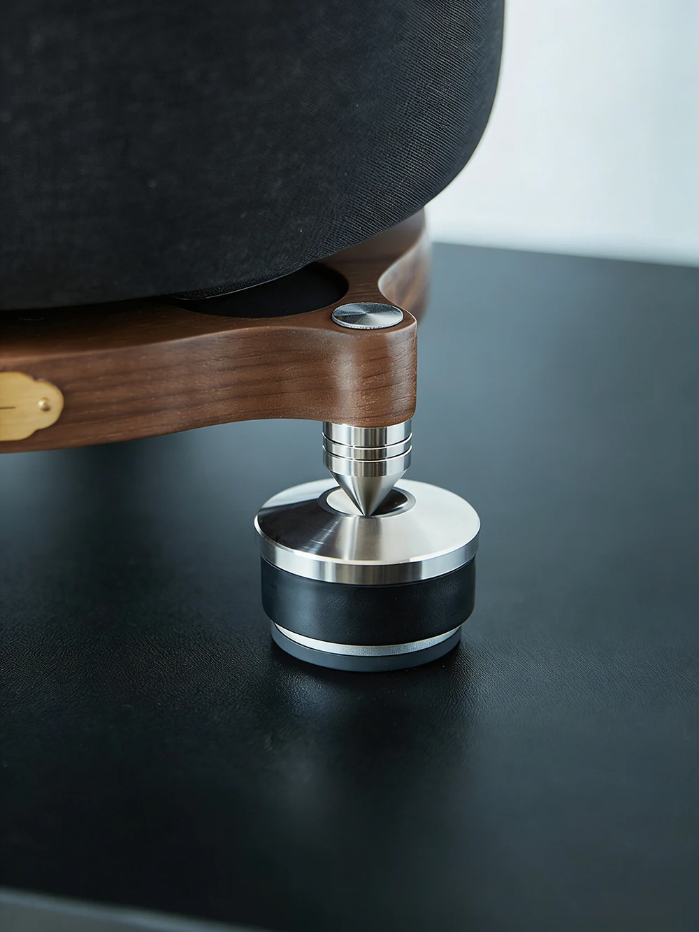 HiFi Audio Solid Wood Desktop Feet Stand Speaker Bracket Stand Shock Mount for Harman Kardon Aura Studio 5/4/3 Soundsticks 5/4/3