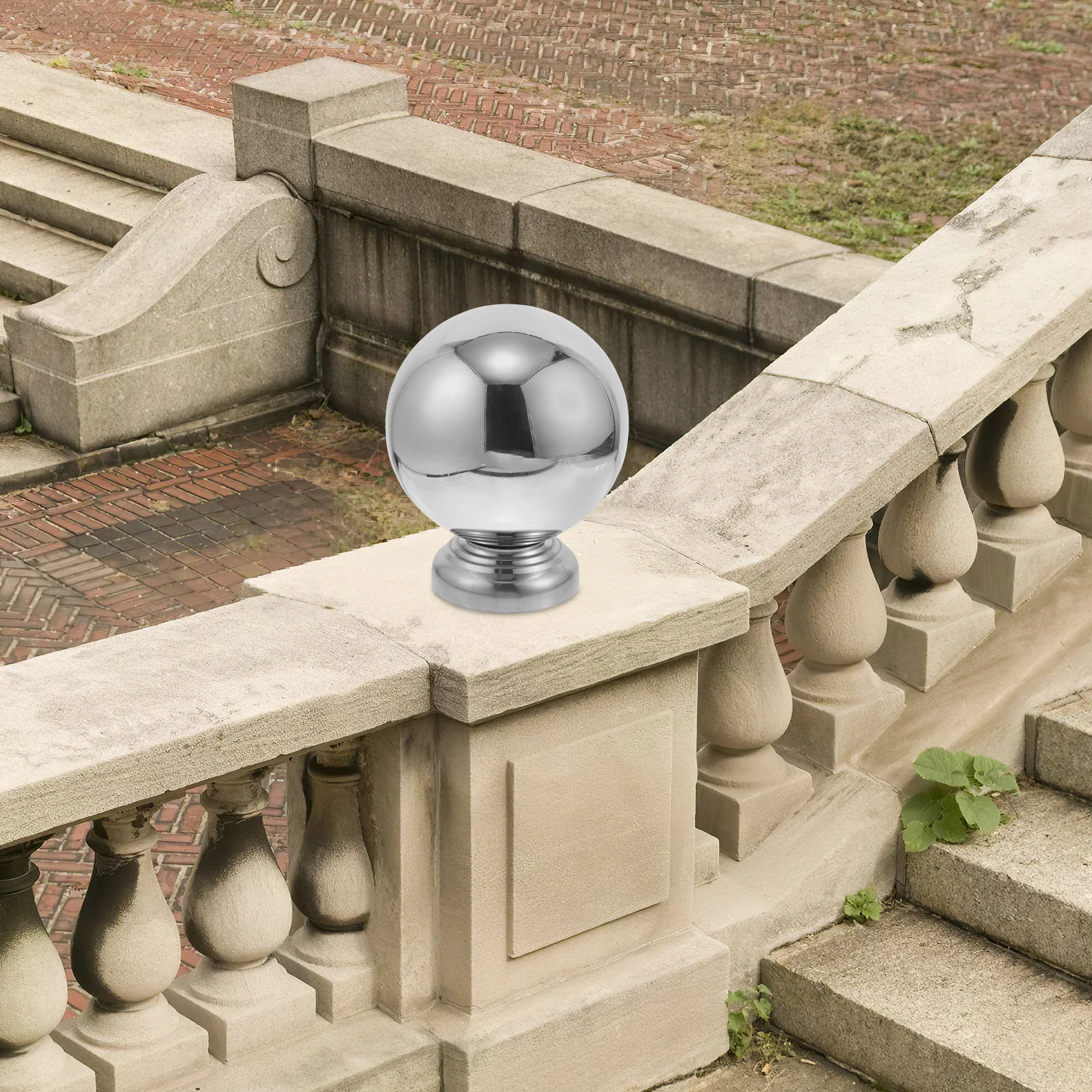 

Stainless Steel Hollow Gazing Ball with Stand Mirror Polished Reflective Outdoor Garden Sphere for Lawn Fence Yard Decoration