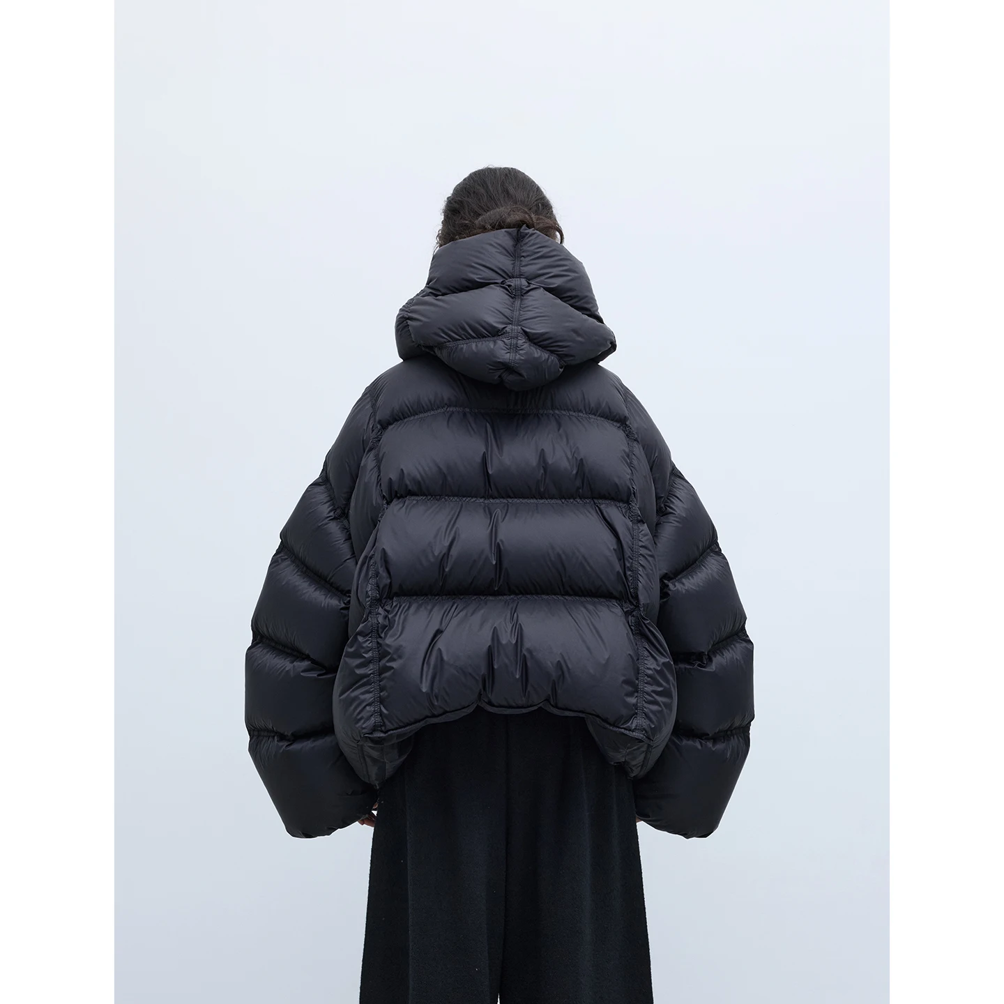 トレンドのシルエット ~90% ホワイトグースダウン フード付きダウンジャケット レディース、カーブスリーブ、厚手のパファージャケット、2025年冬新作