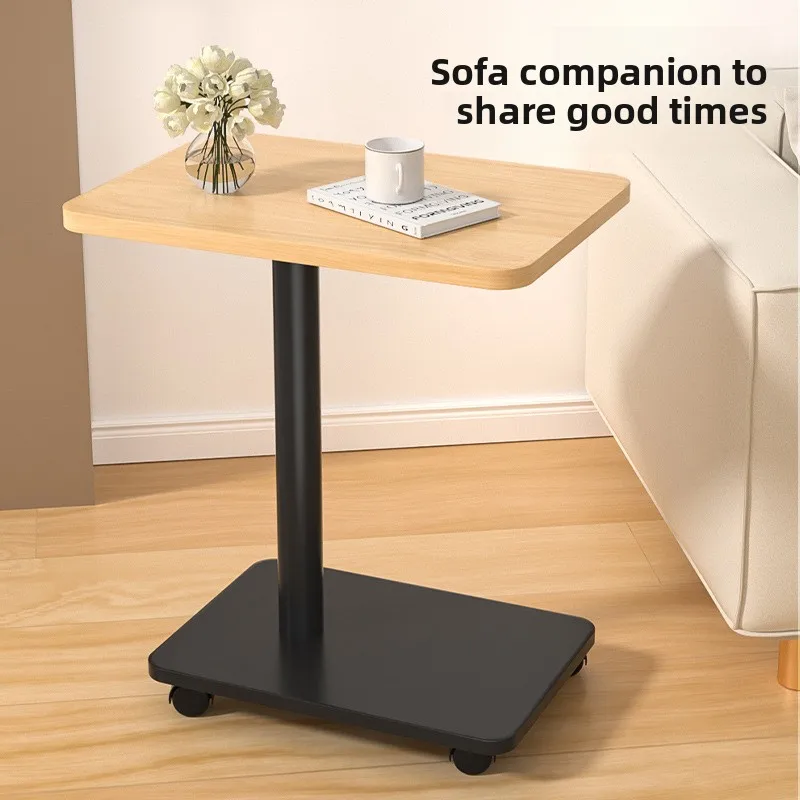 Salon canapé côté plusieurs chambres armoire de chevet petite table basse amovible