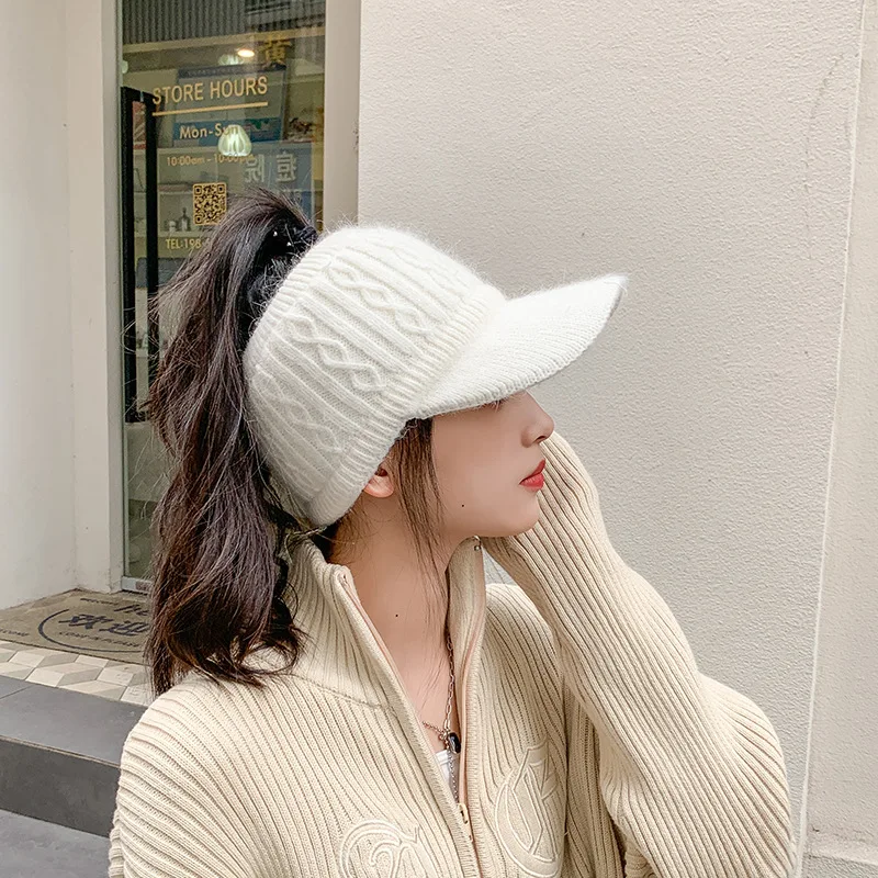Gorro de invierno con cola de caballo para mujer, gorro holgado de punto cálido con visera, forro polar, accesorio para clima frío, estilo de moda al aire libre