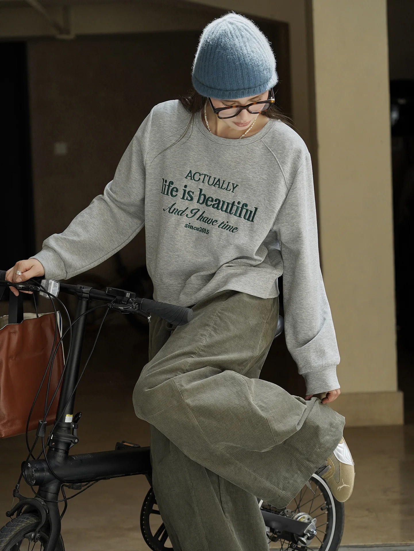 

Early autumn new Korean style anti-aging letter embroidery long sleeved T-shirt casual short top for women