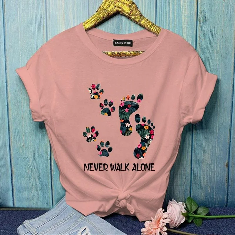 

Funny NEVER WALK ALONE Footprint Pattern Printed T-Shirt Women's Personalized Creative Summer T-Shirt Women's