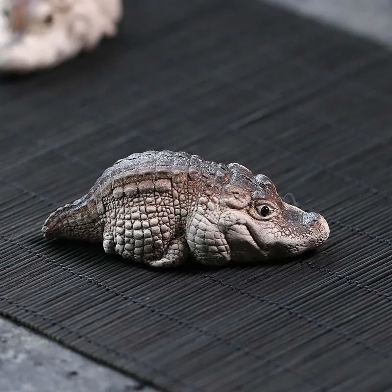 Yixing Purple Clay Crocodile Figurine Handmade Lifelike Animal Statue Tea Pet Desktop Home Collectible Ornament