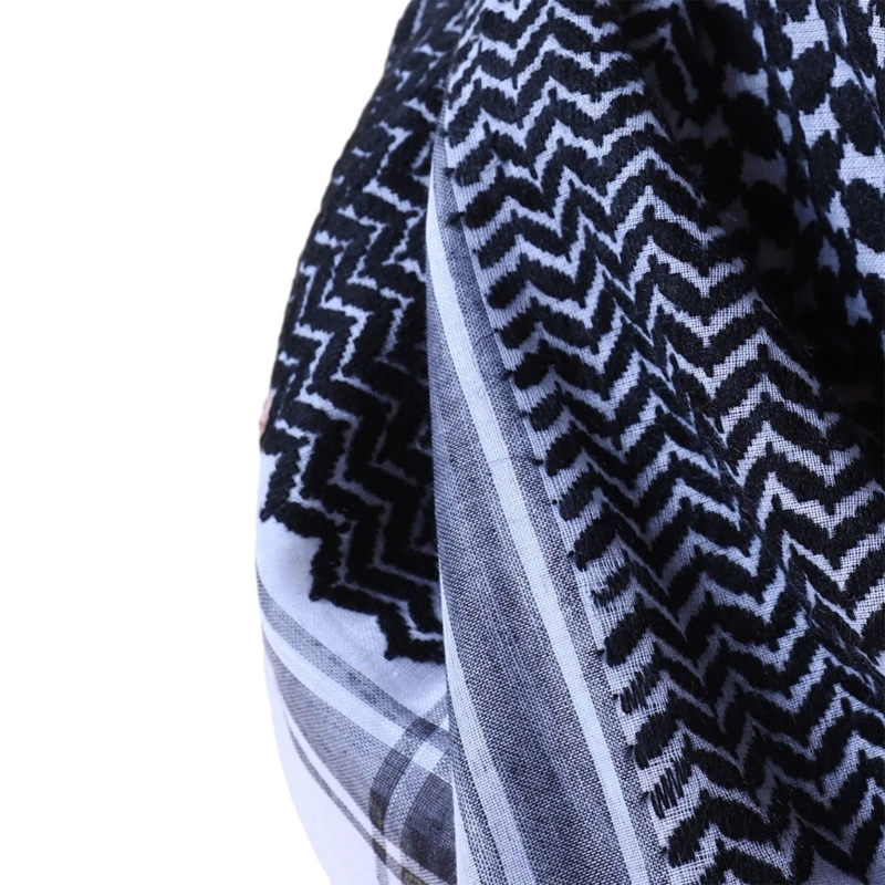 Multifunctional Checkered Scarf for Fashion Forward Individuals Perfect for Various Occasions Travel Outdoor Activities