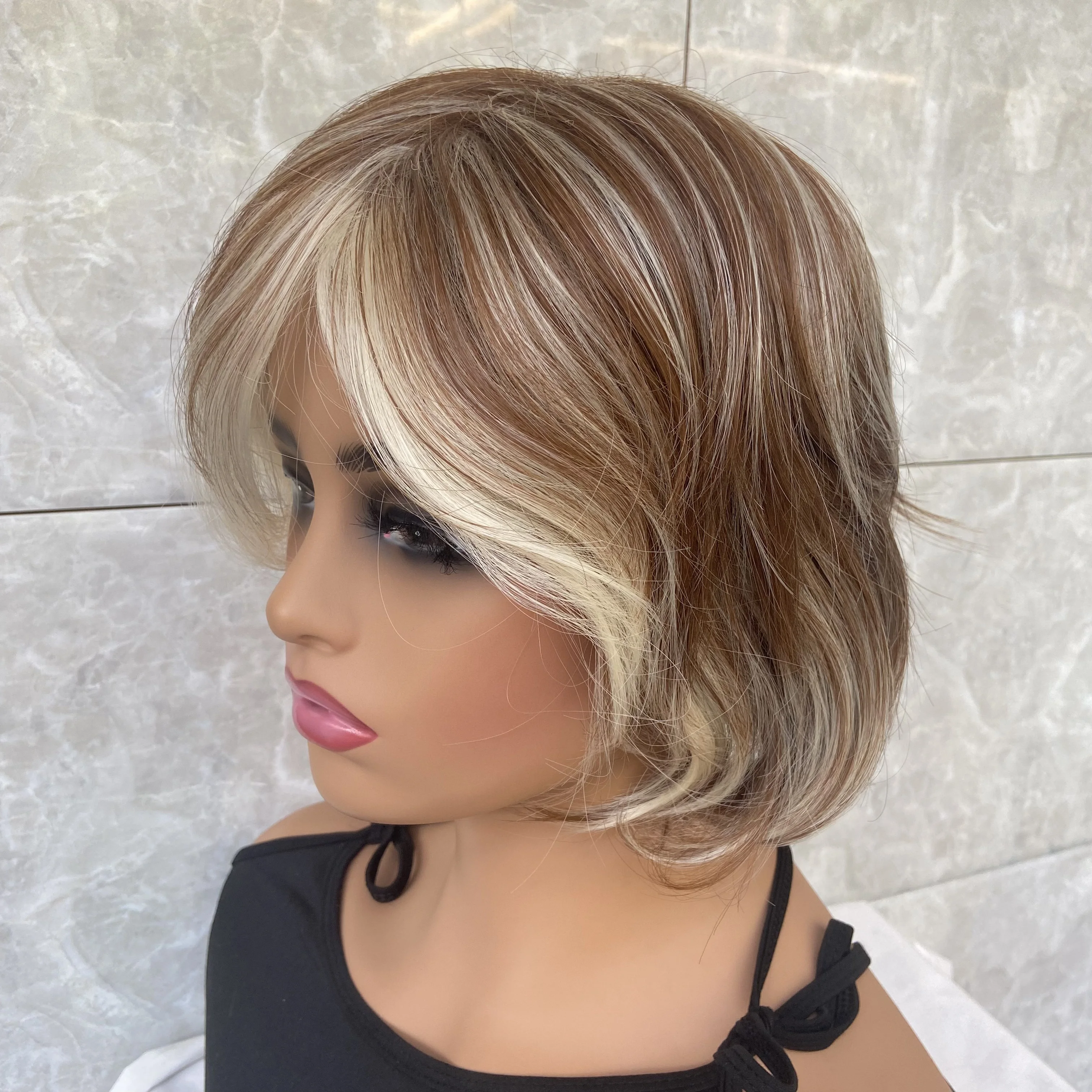 Fashion Short Straight Highlight Blonde Mix Brown Human Hair Blend Heat Ok Synthetic Hair Wigs Women Natural Daily Use