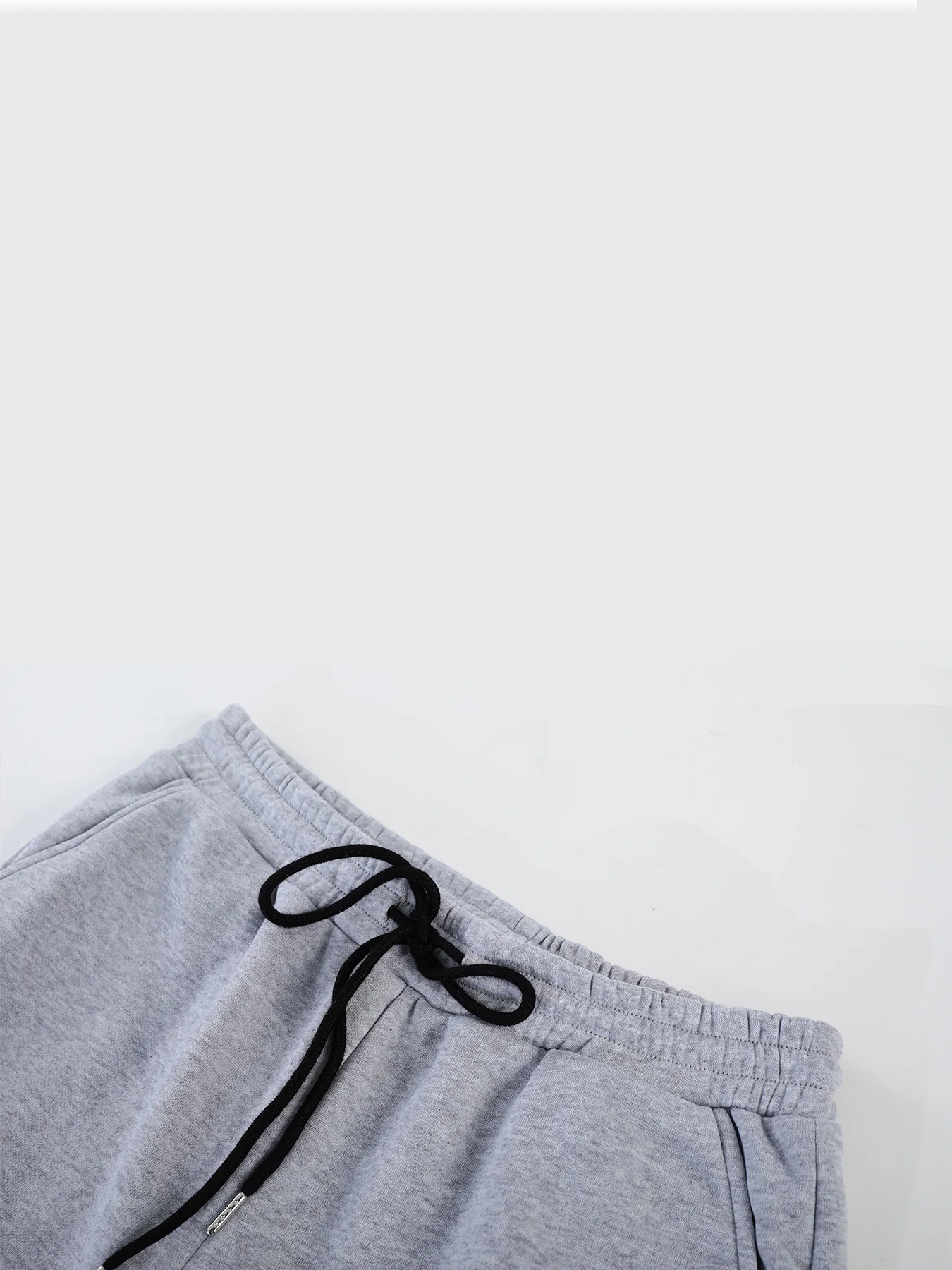 Men's Casual Two-Piece Set, Light Gray Half-Zip Hooded Sweatshirt and Jogger Sweatpants, Loose and Simple Style for Spring and Autumn, Suitable for Sports, Commuting, and Everyday Wear view 5