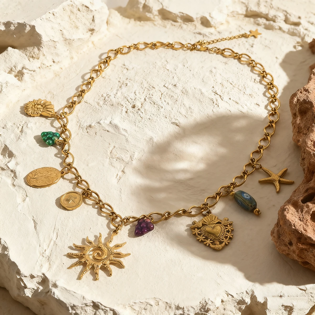 

SOVOB Y2K Style Love Heart Peace Dove Pendant Necklace The Perfect Choice For Women's & Girl's Daily Fashion Gold-Plated Jewelry