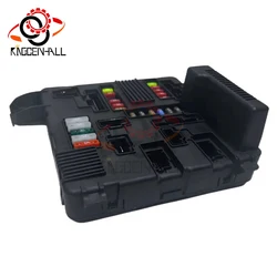 8200306033 Engine Fuse Box For Renault Megane II Scenic Auto Parts 8200306032 5118399300 8200262385