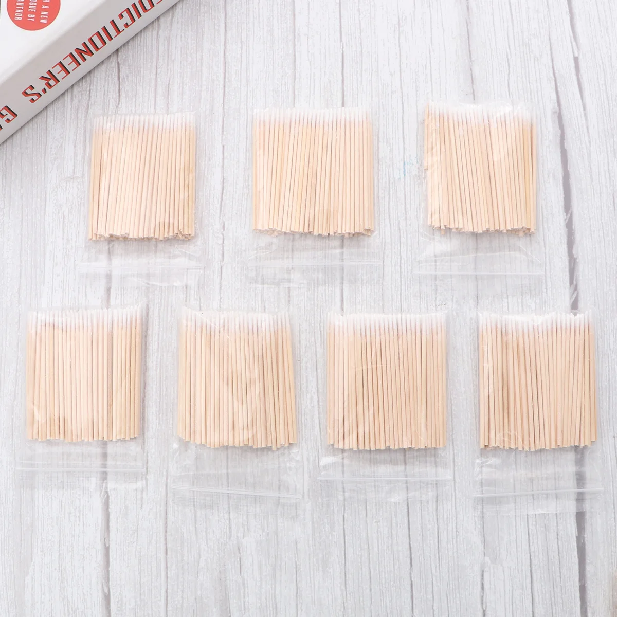Disposable Swab Sticks Pointed Cotton Rods For Makeup Cleaning Skin Care Multi-Function Small Areas High Quality Swab