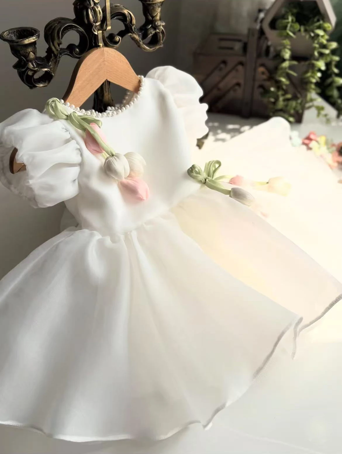 

Summer White Baby Girl 3D Tulip Flower Pearl Neckline Puff Sleeve Dress for Baptism Birthday Party Wedding Flower Girl Gown B616