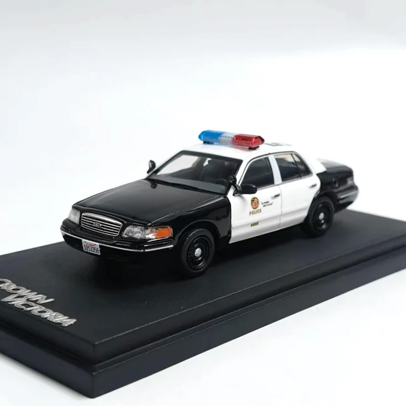 

GOC Diecast 1:64 Scale CV & Los Angeles Police Alloy Simulation Car Model Adult Hobby Colletcion Souvenir Display Holiday Gift