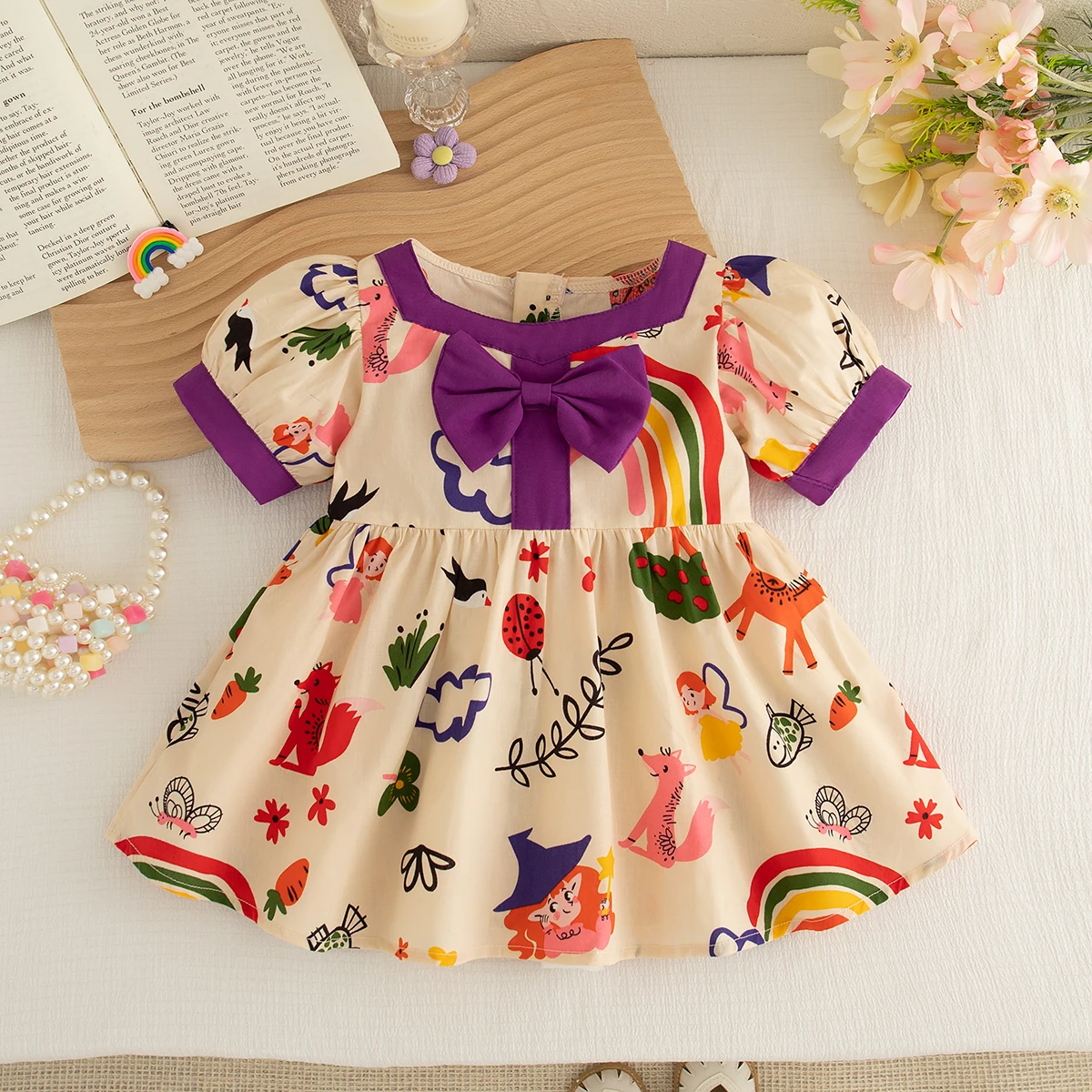 

Платье в корейском стиле для маленьких девочек, милое хлопковое платье с короткими рукавами и бантом с принтом граффити, летние игровые костюмы для девочек в парке развлечений