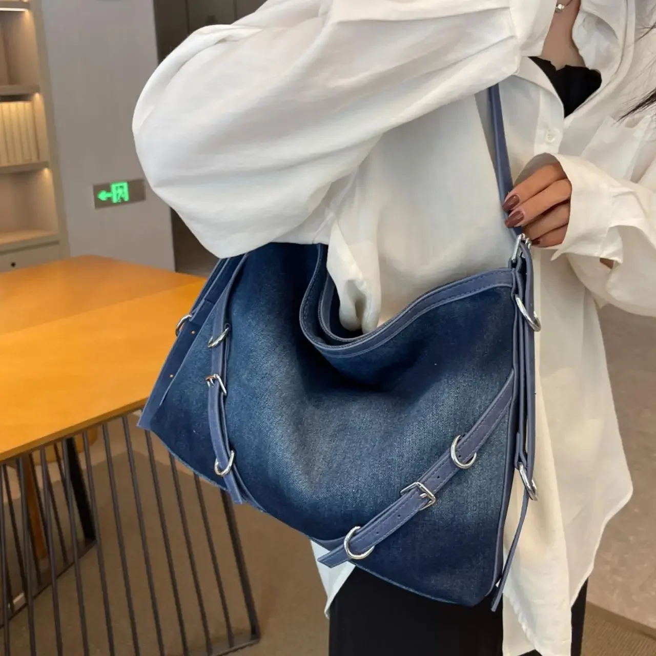 Denim Bag Women's Large Capacity 2024 New Summer Fashion Shoulder Messenger Bag High-level Commuting Gradient Color Tote Bags