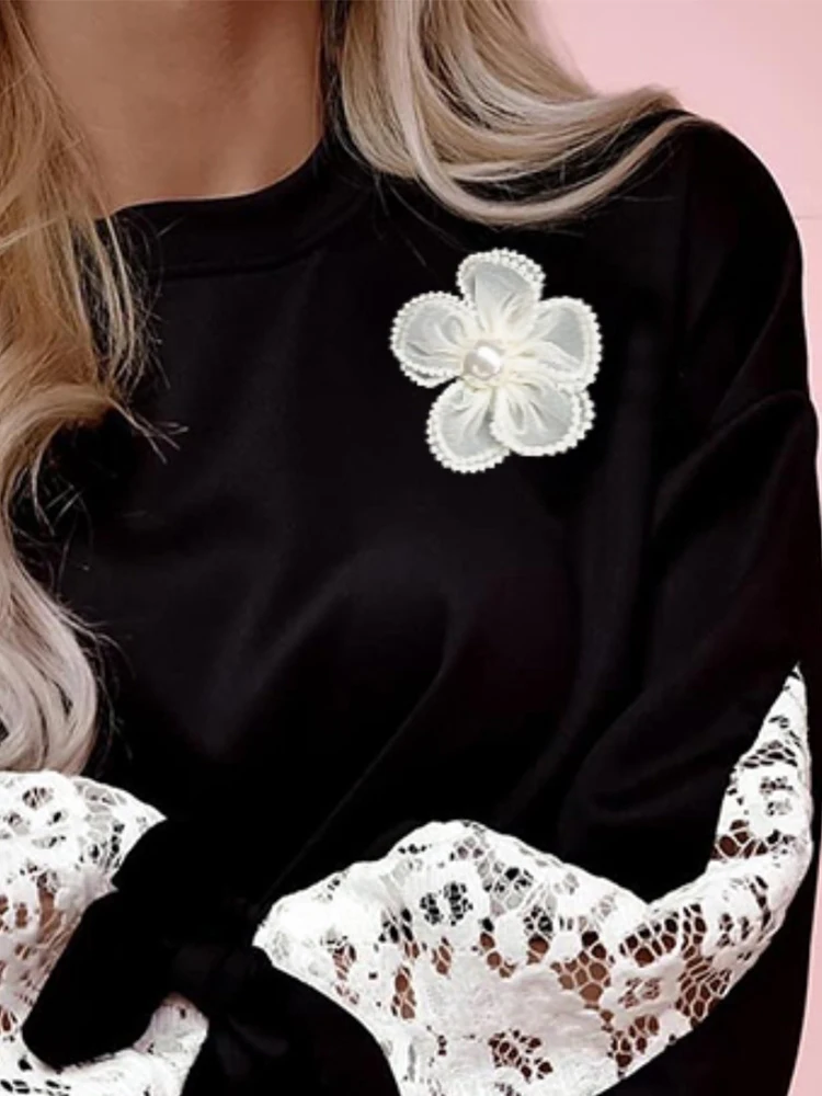 Colorblock Floral Pattern Lace Patch Sweatshirt