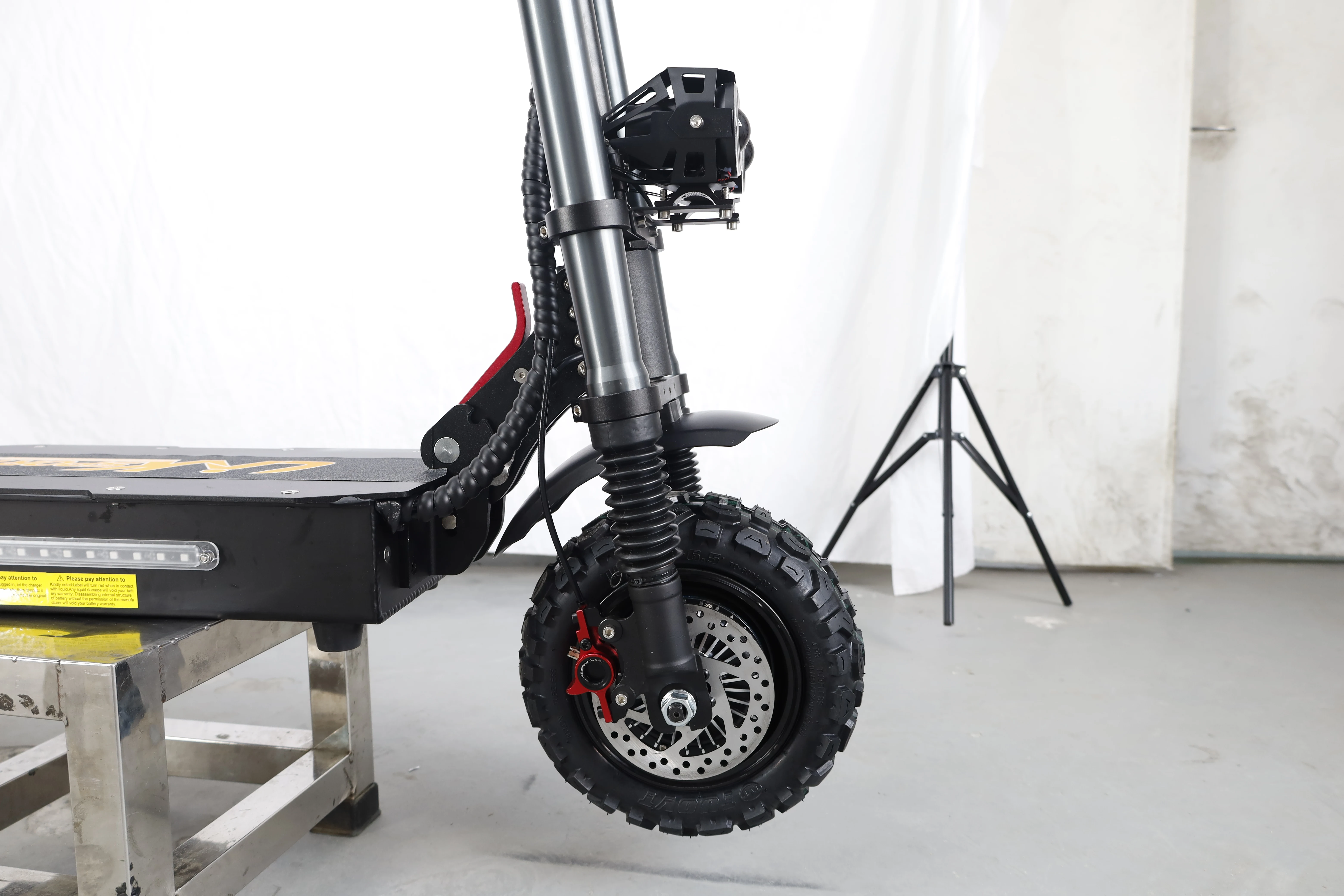 STLF Advanced A Warehouse 5600 W 6000 W Doppelmotor, schnelle Geschwindigkeit, 85 km/h Roller, 38 Ah Batterie, große Reichweite, Offroad-Elektroroller