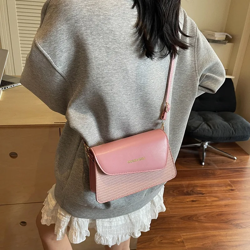 

2025 Textured Letter Square Bag Womens Flap Crossbody Shoulder Purse Fashion Wide Strap Woven Pattern Casual Stylish Handbag