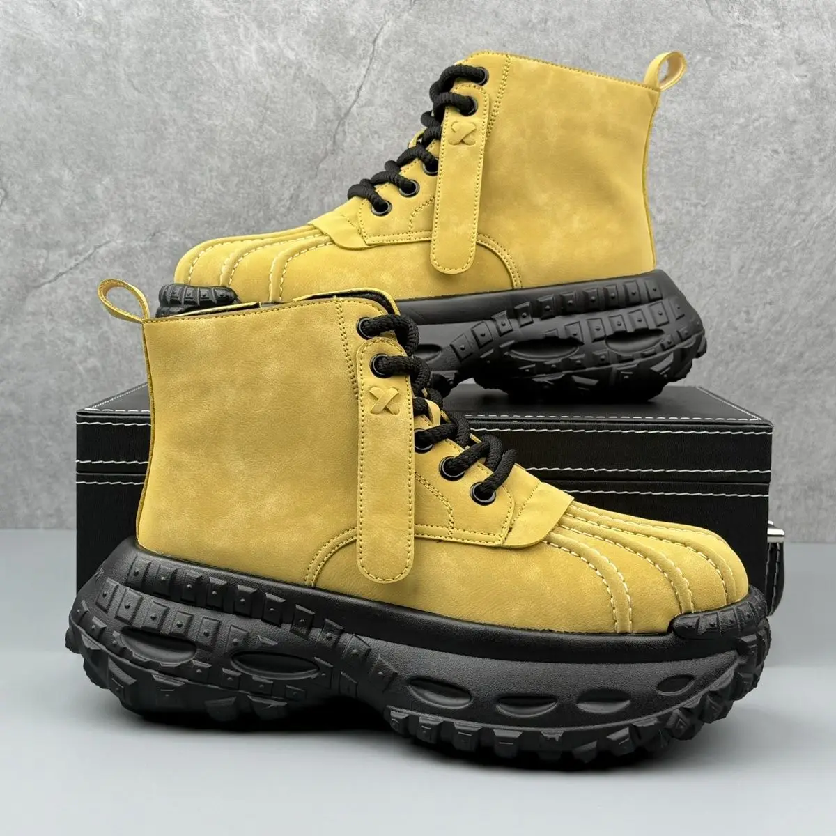 

Thick-soled 2025 Autumn New Niche Men's Height-increasing Retro Short Boots Trendy Versatile High top Shoes