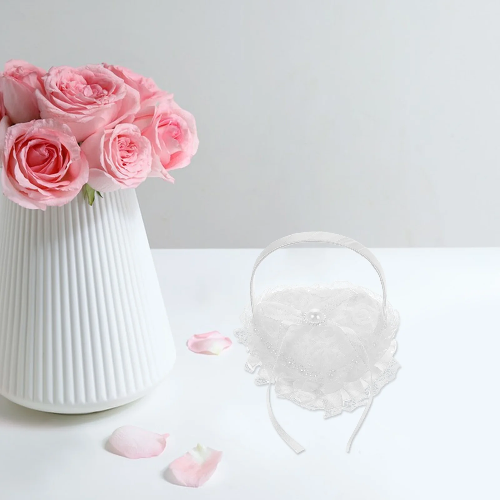 

Ring Bridesmaid Pillows Yarn; Plastic Box; Fabric for Wedding Accessories