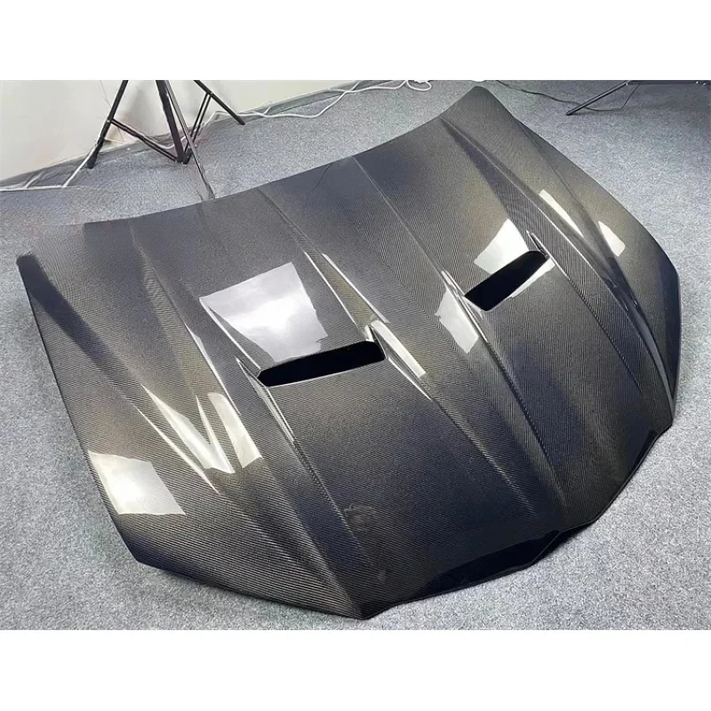 

High Quality Top Style Dry Carbon Fiber Hood For URUS UpgrHot Selling