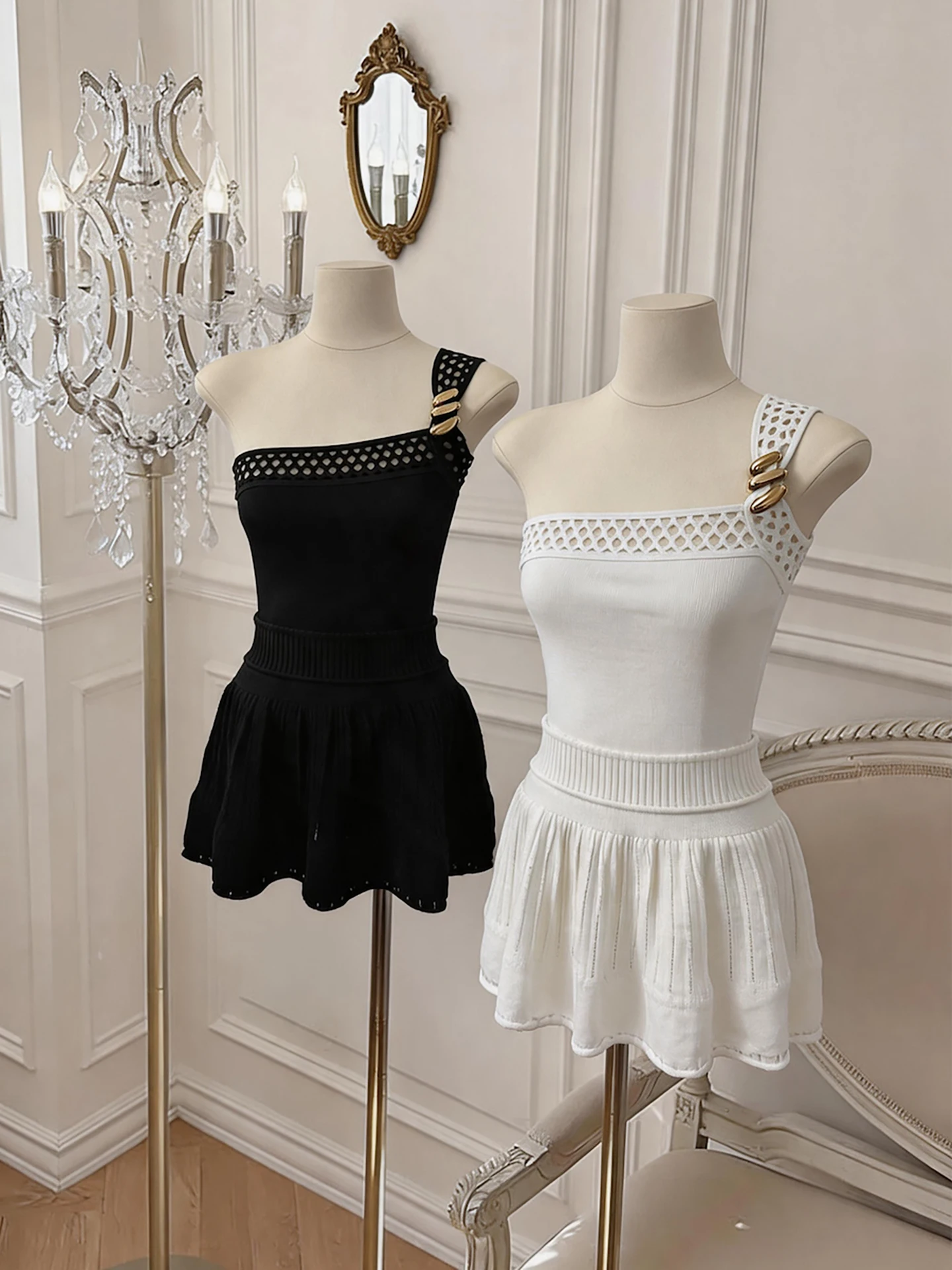 

Pure Desirable Hollow out Strap Vest Women Summer Outerwear Sexy Spicy Slimming Design Unique Small Top Women Fashion