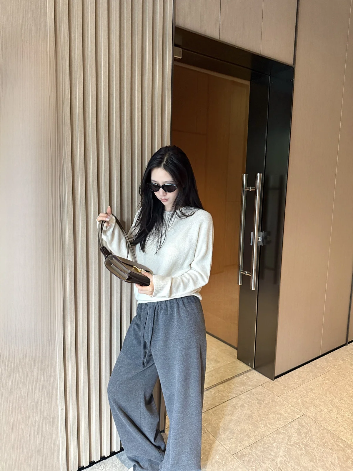 

MOMENTHOME Simple Sl Long Sve Knitted Sweater Women's Camere Wool round Ne Spring Soft Comfortable Casual Sle