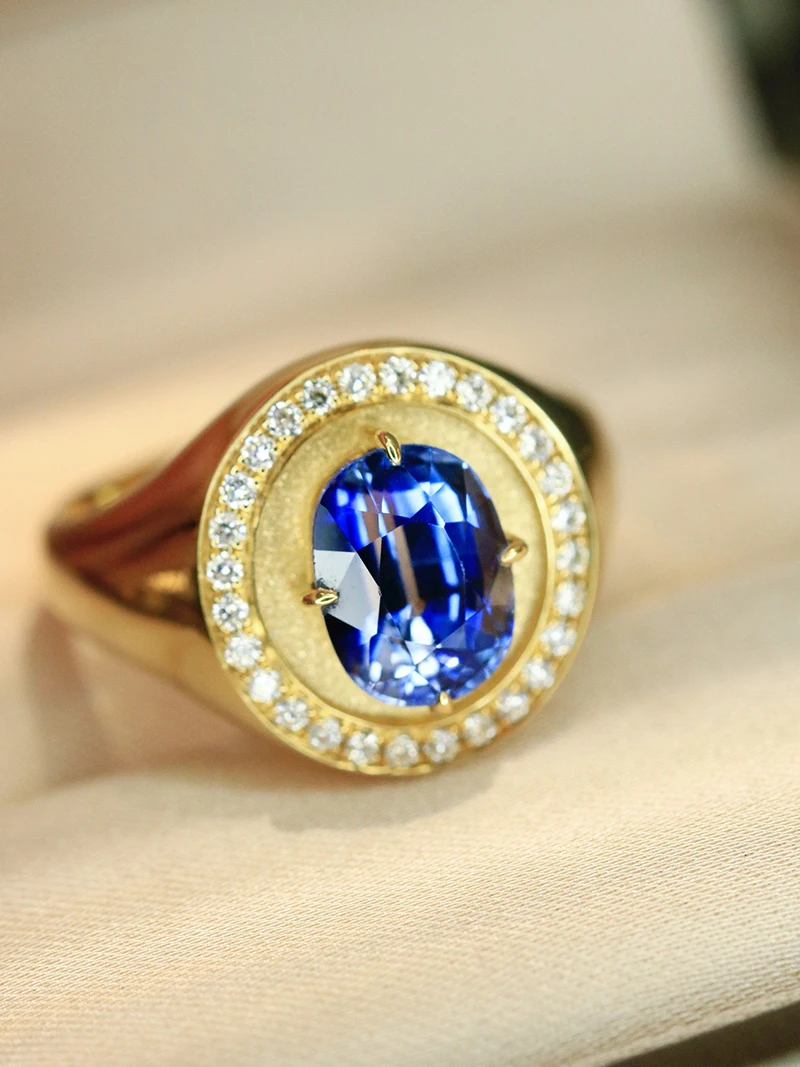 LUOWEND 100% 18K Yellow Gold Rings Vintage Palace Style Luxury Diamond Natural Sapphire Ring for Women Senior Banquet