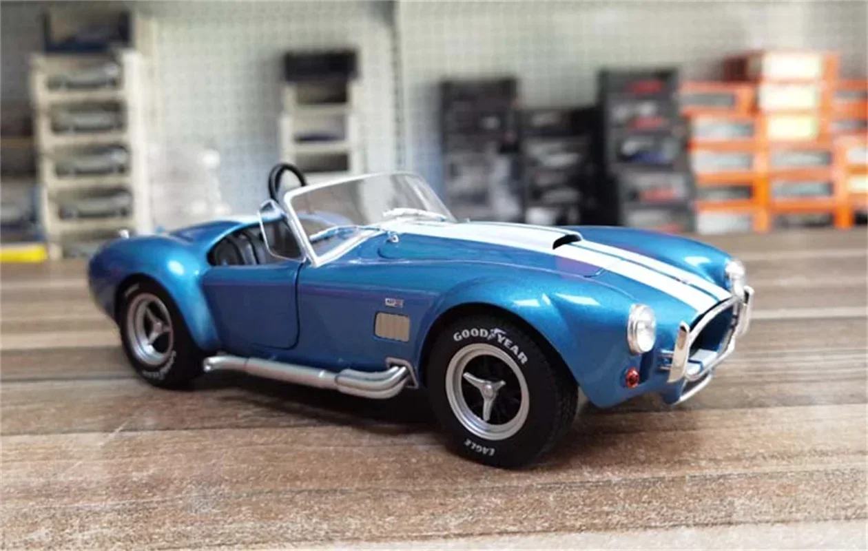 Solido 1/18 For Shelby Cobra 427 S/C Metal Diecast Model Car Blue Toys Hobby Gifts Collection Display Ornaments