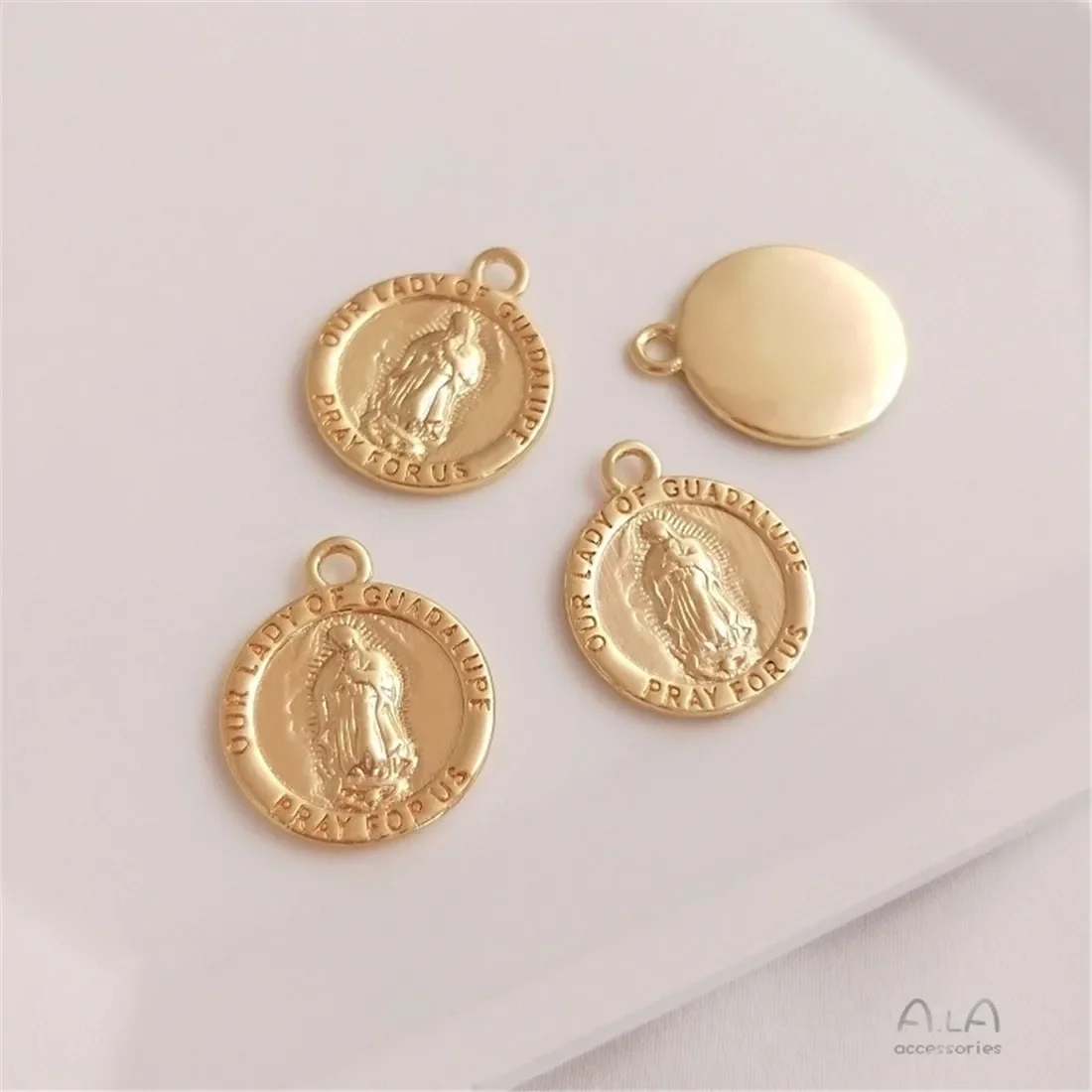 Pendant 14K Gold Bag with European and American Style Retro Portrait Gold Coin, Queen Maria's Head Charm Necklace Pendant D026