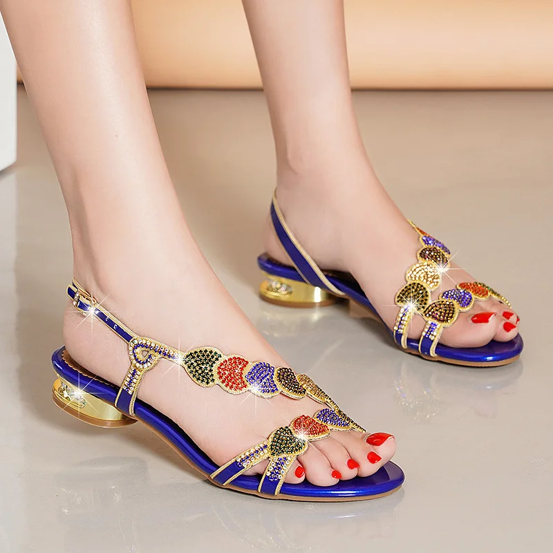 Summer New Leather Ladies Sandals Rhinestone Low Heel Sandals Flat Bottom Clip Toe Thick Heel Flowers Luxury Sandals Gift