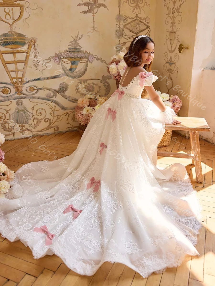 Ivoorkleurige kanten trouwjurk voor bloemenmeisjes Doorzichtige nekborstel Trein Optocht Communiejurk met strik Aangepaste feestjurk voor kinderen