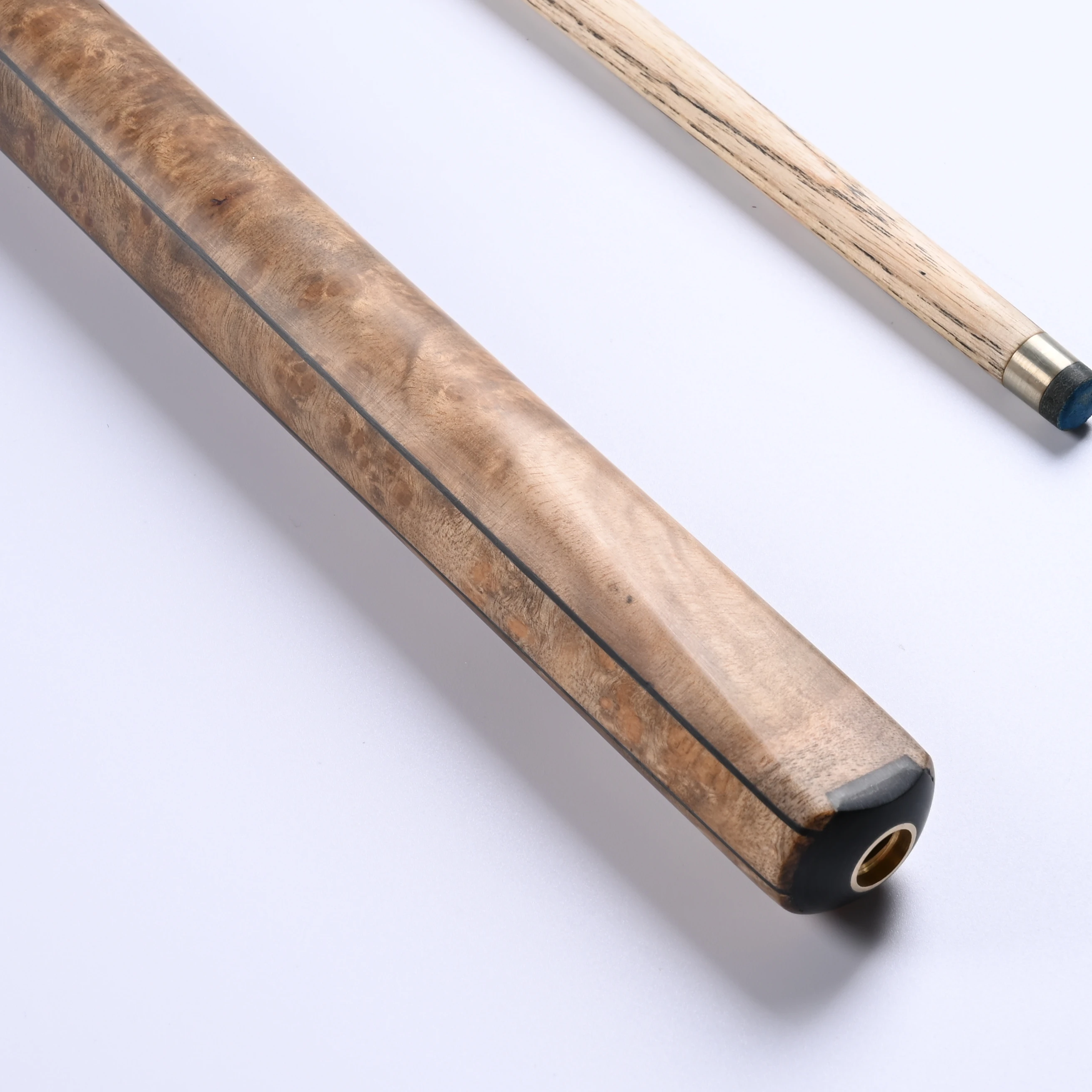 

Бильярдный кий SLP 10 мм — самый продаваемый кий для снукера с плавным ударом, возможность нанесения логотипа на заказ