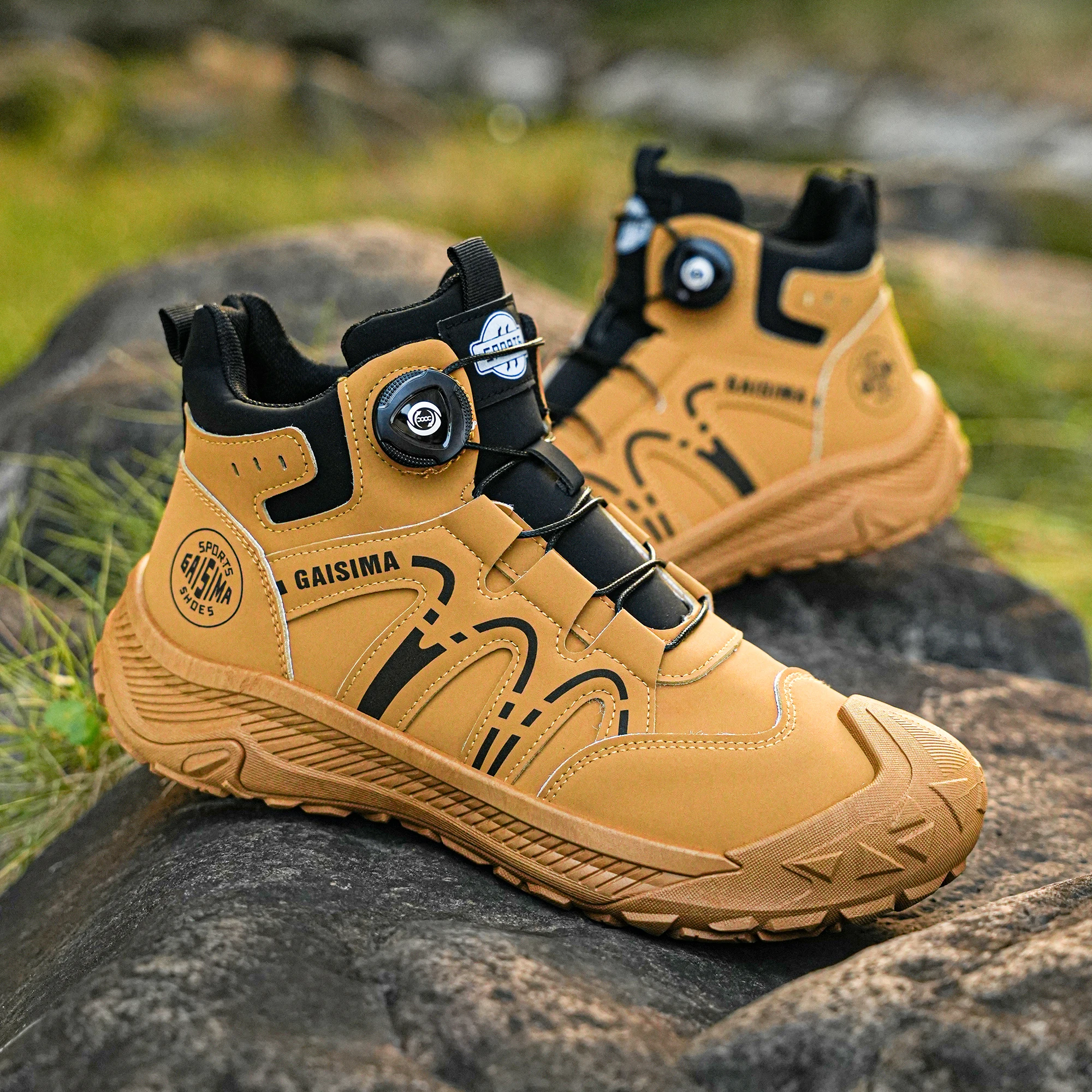 High-top Classic Men's Boots Wear-resistant Sole Soft Upper Classic and Fashionable, Suitable for Hiking and Outdoor Wear.