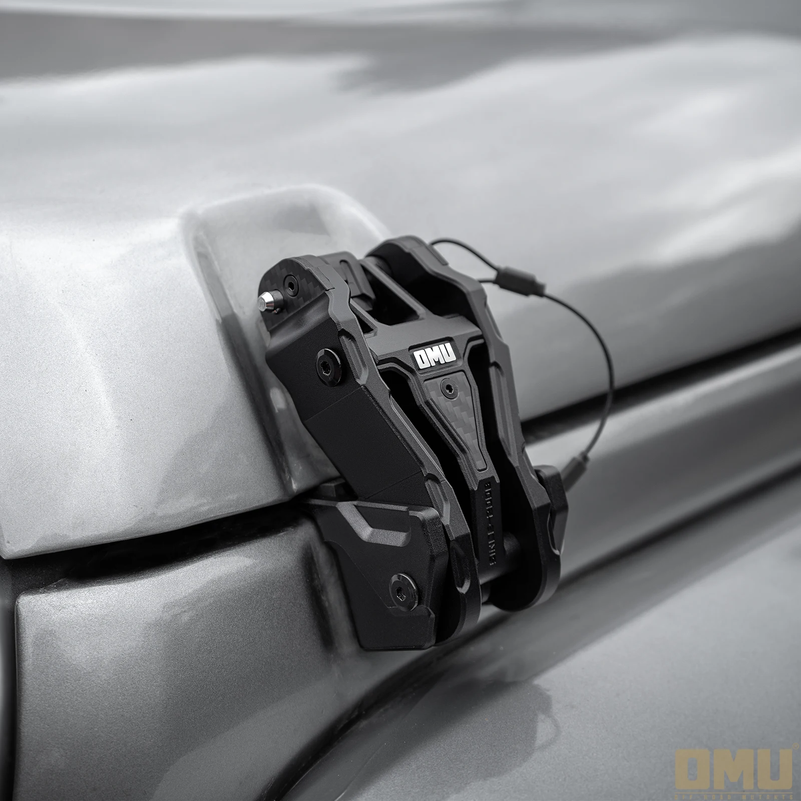 

OMU 4x4 Алюминиевый замок капота двигателя для Jeep Wrangler JK JL 2007-2024 и Gladiator JT 2020-2024 Внешние аксессуары для автомобиля