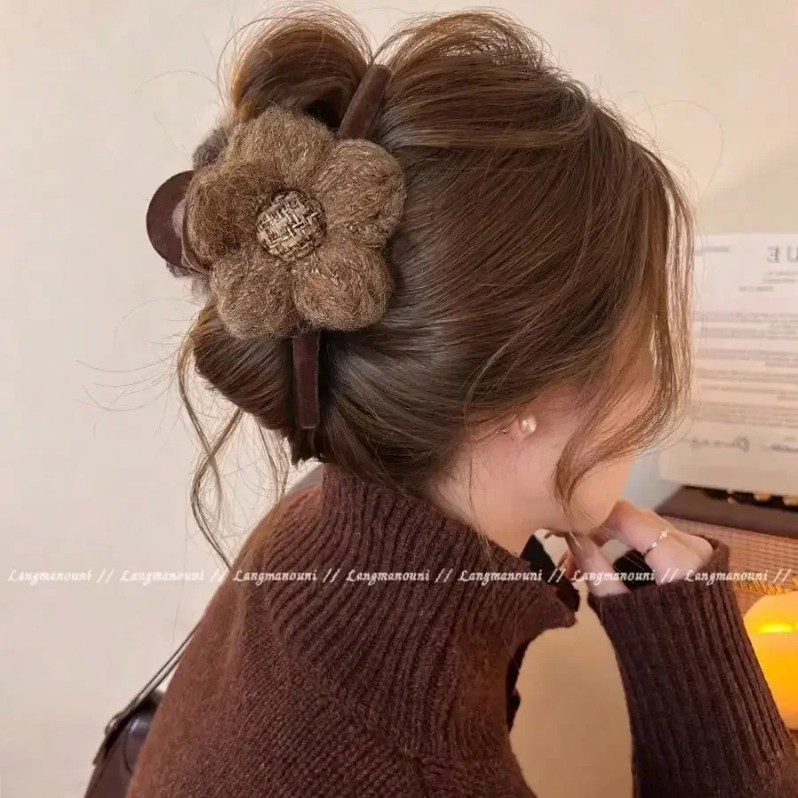 

24Pcs Cute Fuzzy Flower Plush Shark Hair Clip, Non‑Slip Strong Grip Hair Claw For Women Daily Party