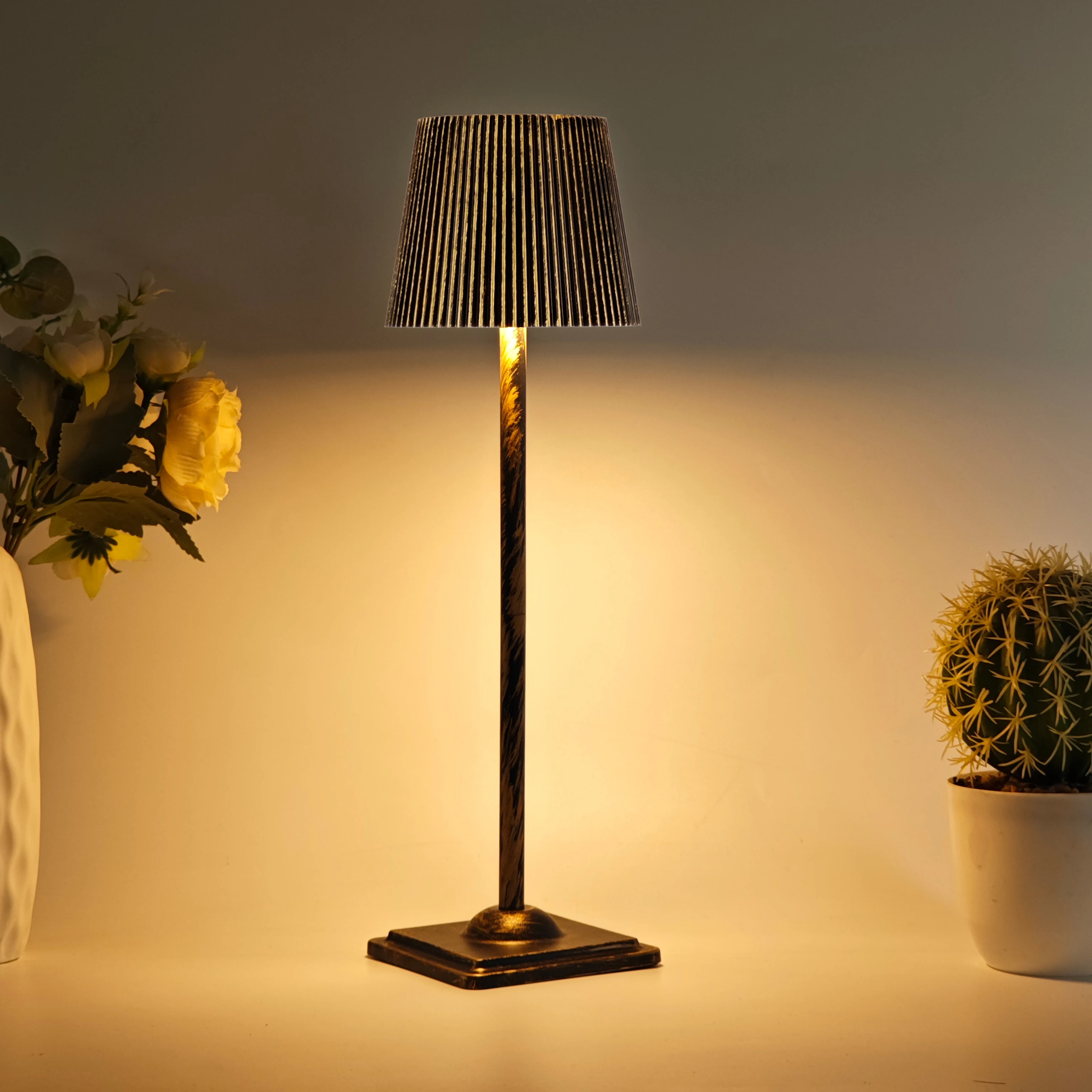 

Rechargeable LED Desk Lamp Touch Switch Table Lights 3 Colors Dimmable For Bedroom Living Room Bar Dinner decoration Lighting