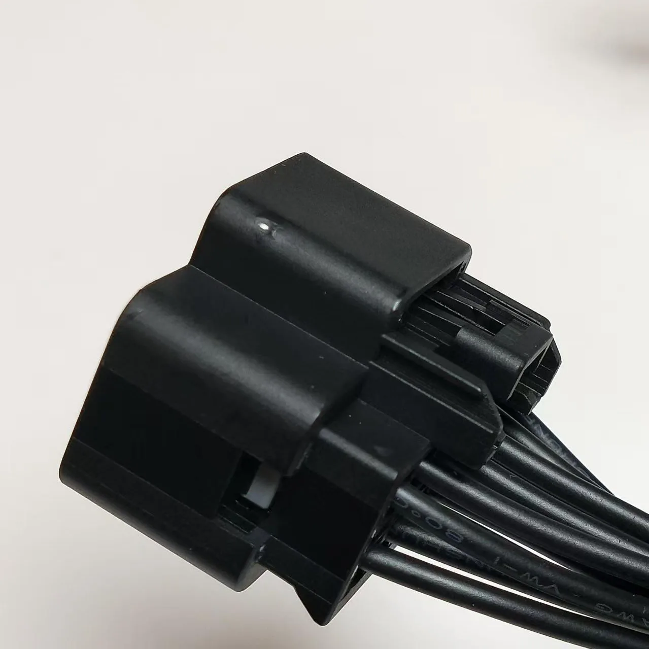 موصل وحدة مقعد مبرد أسود ساخن لكاديلاك إسكاليد تشيفي ESV 3U2Z-14S411-ZMB wpt-928