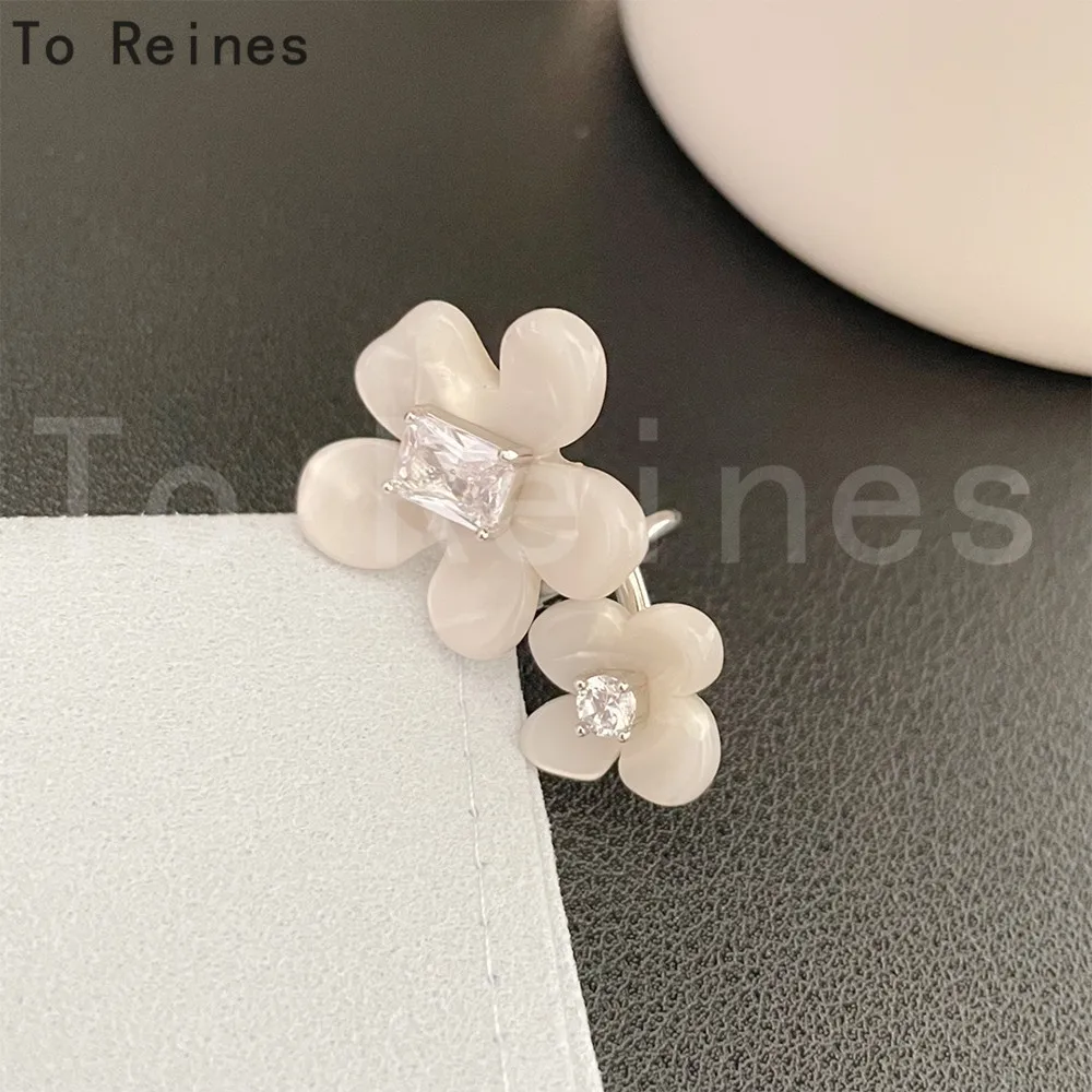 To Reines Hot Designer Brand  White Crystal Flower Side Ear Clip Women Luxury Vintage Earrings Jewelry Birthday Party Gift