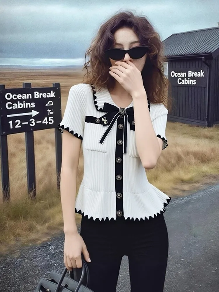 

Уникальная стильная белая женская рубашка: модная, трендовая, неповторимая, красивая, омолаживающая, весна 2026, в корейском стиле, для повседневной носки