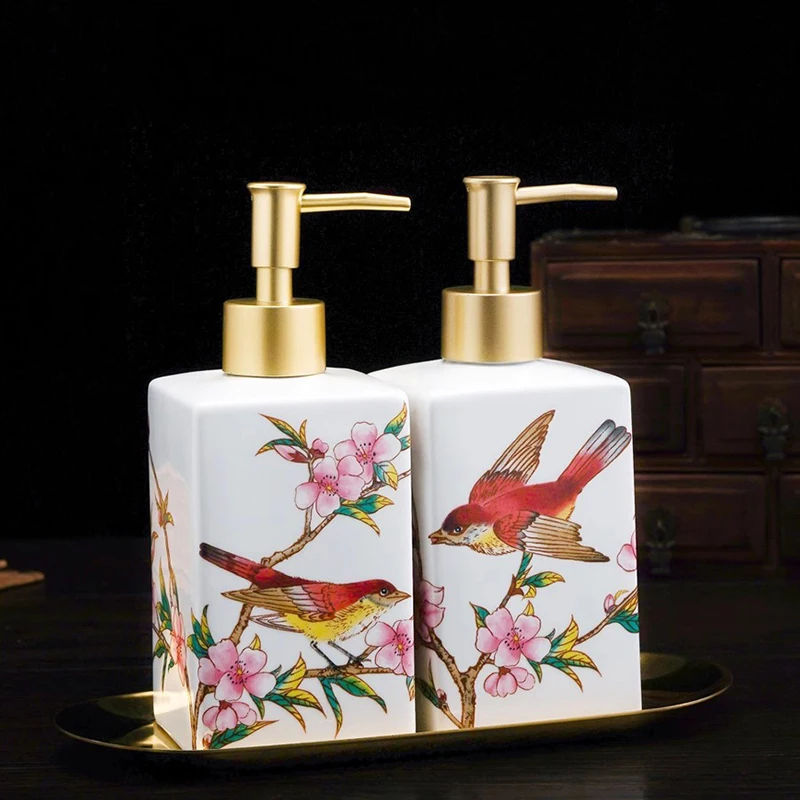 High Value Retro Ceramic Bath Lotion Bottle Press Type Lotus Bathroom Shampoo Dispenser Hotel Shampoo Bottle Bathroom Supplies