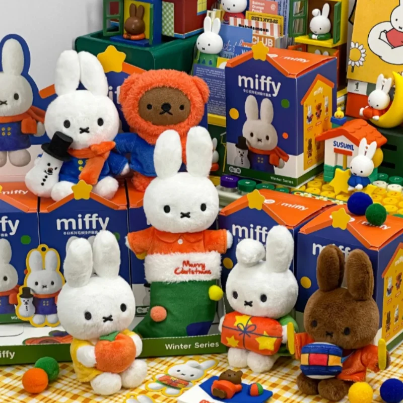 En Stock 100% Original Miffy colección de invierno colgante caja ciega figura modelo adorno de escritorio juguetes de moda regalo coleccionable