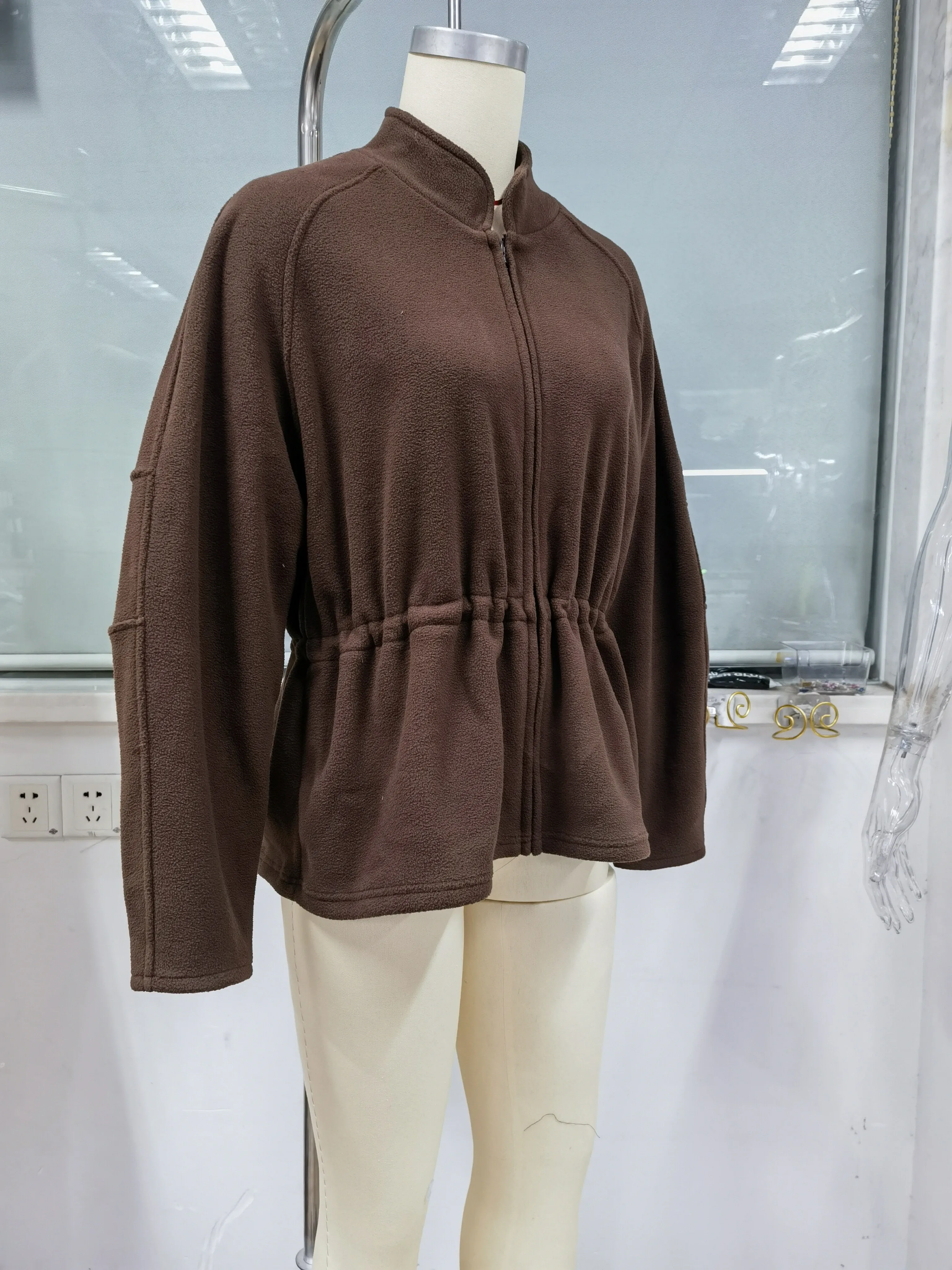 2026 Herbst Neue Fleecejacke für Damen mit Stehkragen und Kordelzug an der Taille, Streetwear-Mantel, Damen-Winter-Outdoor-Warme Weiche Fleecejacke – Detail 3