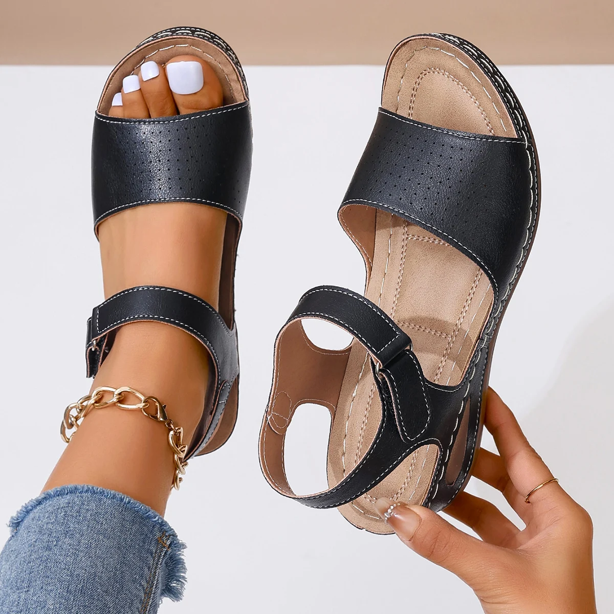 

Женские сандалии 2026: легкие повседневные сандалии на танкетке для женщин, летние комфортные нескользящие прогулочные туфли, модная пляжная обувь для женщин