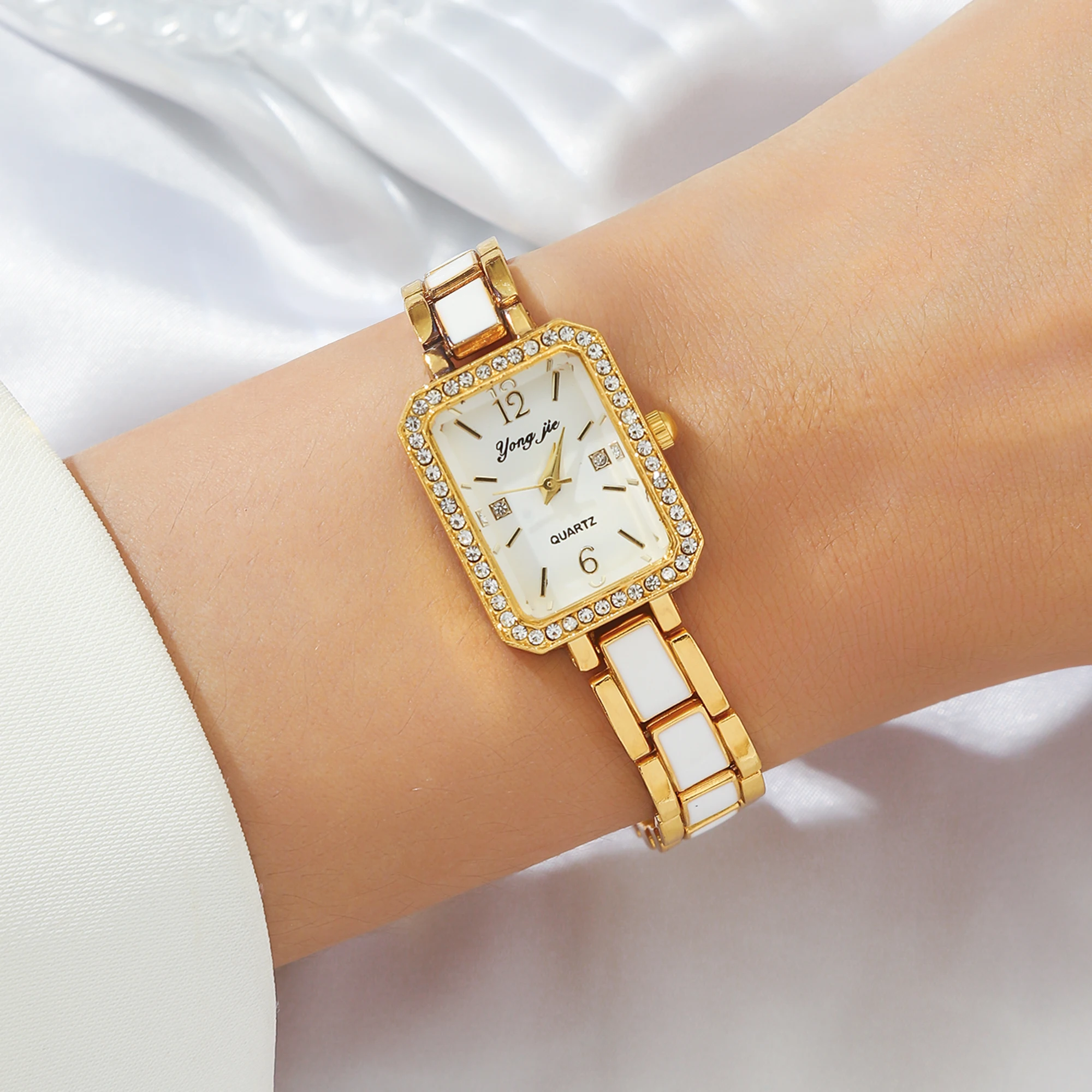 New bracelet watch square simple fashion casual women's watch generous temperament fashion watch alloy watch