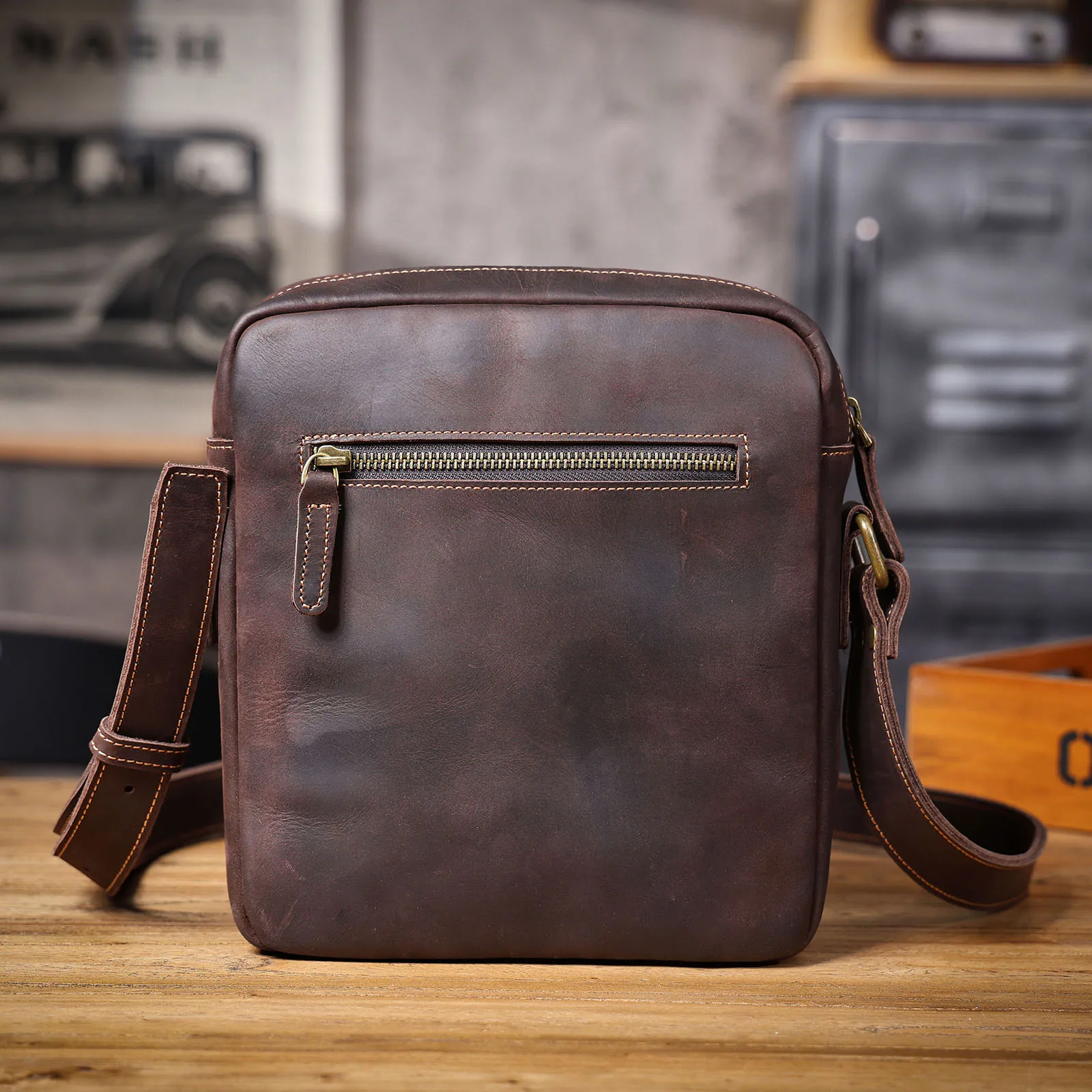 S.WORKER Vollnarbenleder Herren-Umhängetasche Vintage Crossbody Sling Bag für Männer – Detail 9