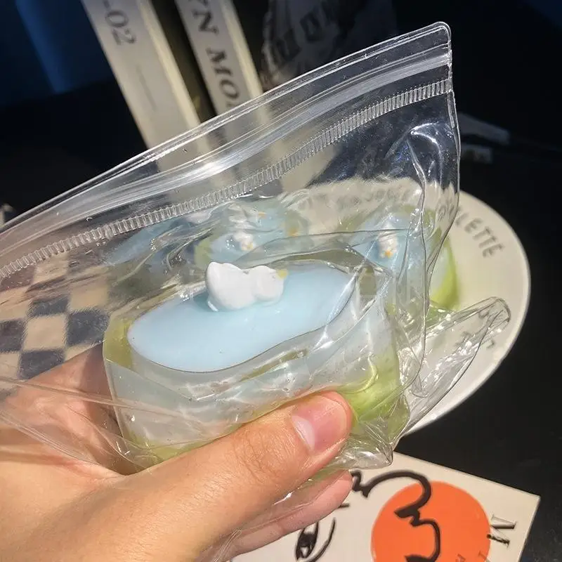 ของเล่นถ้วยเป็ดมัทฉะบีบอัด Squishy ในฤดูร้อน - หยกขาวบลูสกาย