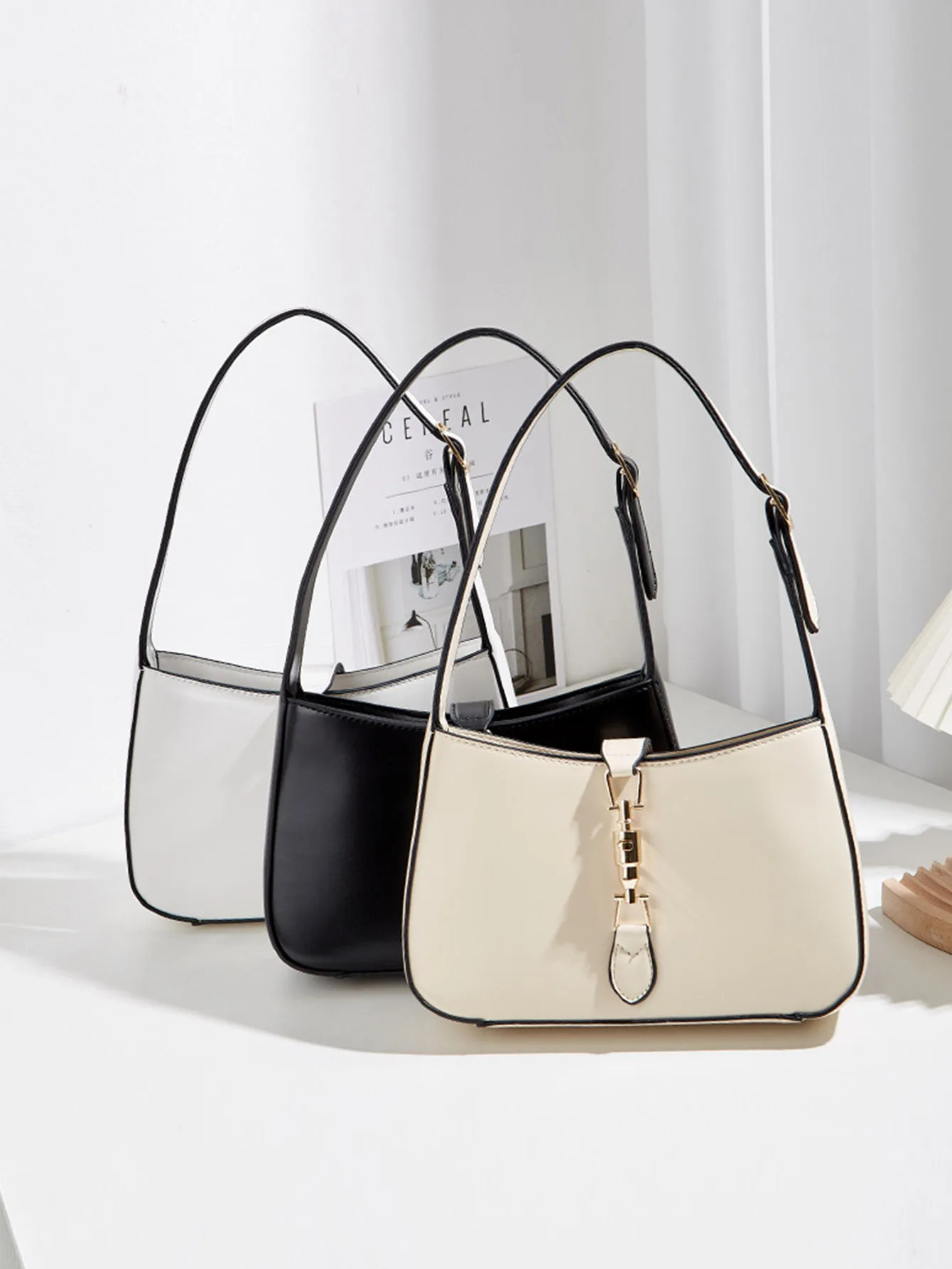 

Trendy and Fashionable Crescent-Shaped Bag, Versatile and Stylish, Perfect for Work, Shopping, and Parties