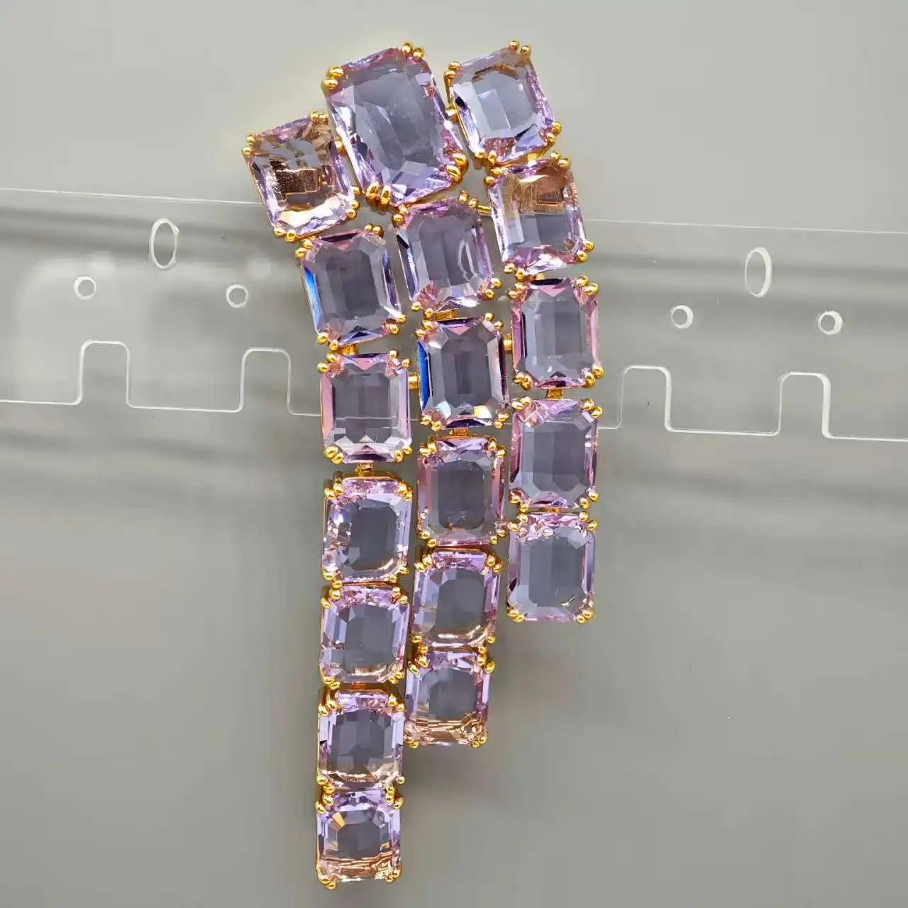 

Оригинальная фиолетовая хрустальная брошь 2026 года: элегантный и модный аксессуар для женщин на каждый день и для вечеринок, идеальный подарок