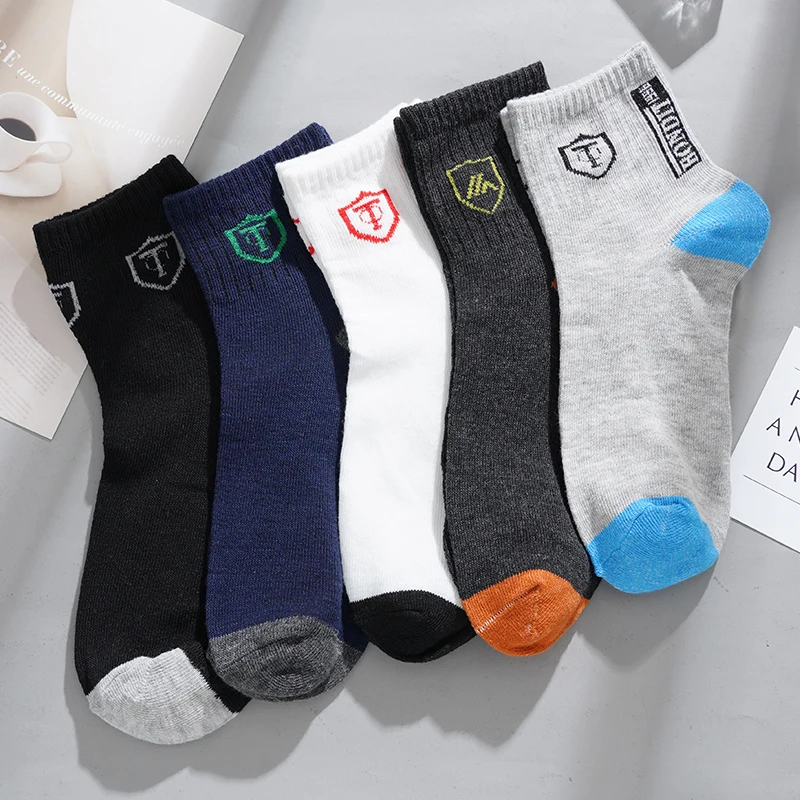 5 Pairs/Lot Men Casual Daily Mid-Tube Socks Printed Shield Pattern Socks Sweat-absorbing and Deodorizing Sports Socks