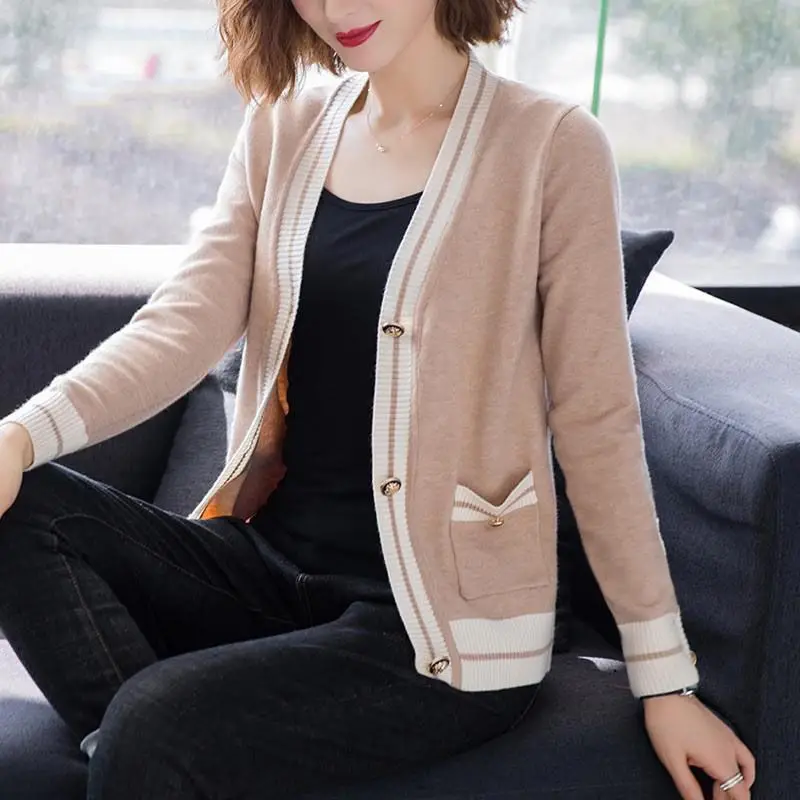 2023 New Spring Women\'s V-Neck Long Sleeved Knitted Shirt Colored Button Striped Loose Office Lady Basics Women\'s Sweater Coat